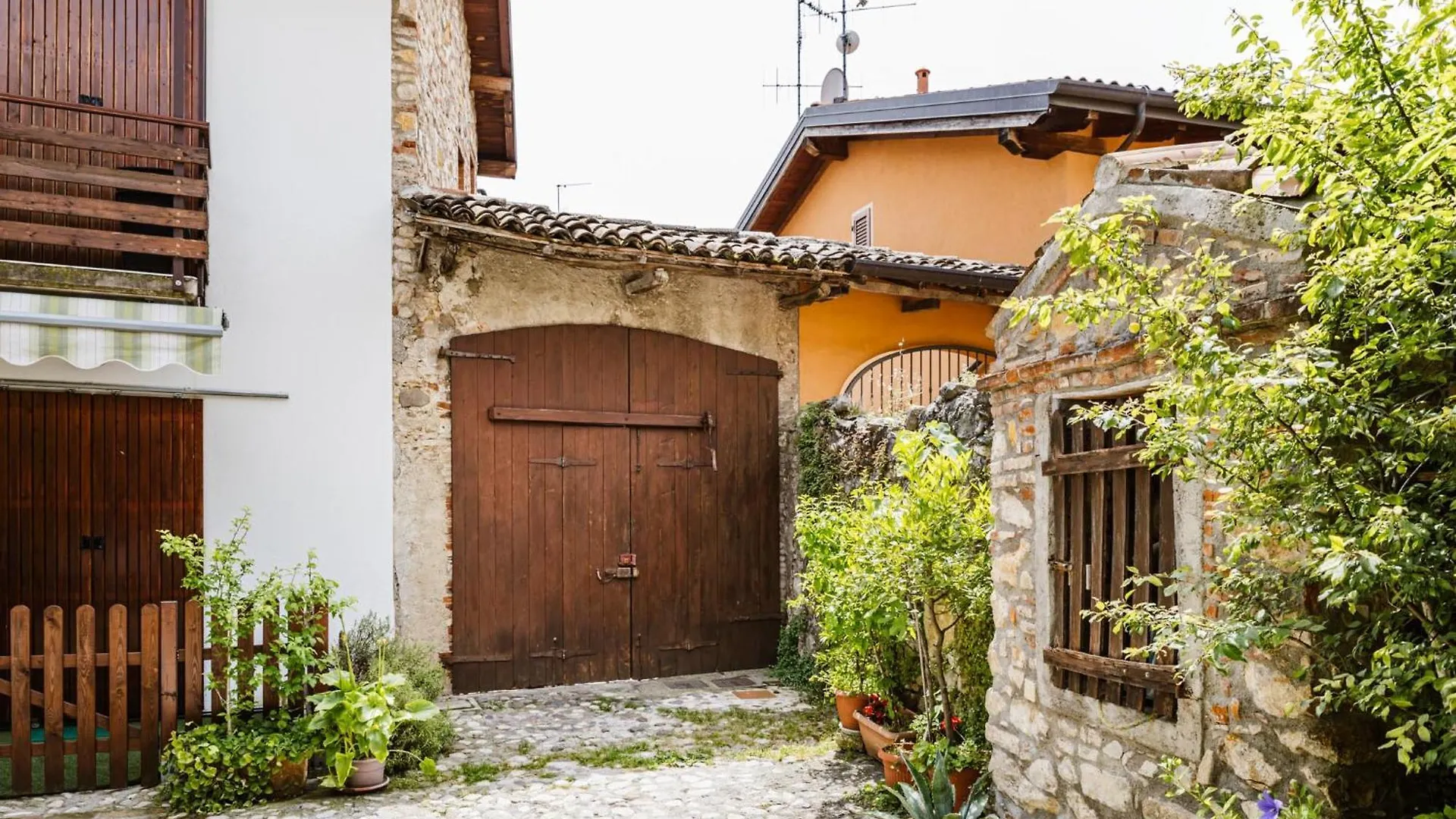 Cozy Castello Apartment Manerba del Garda 0*,