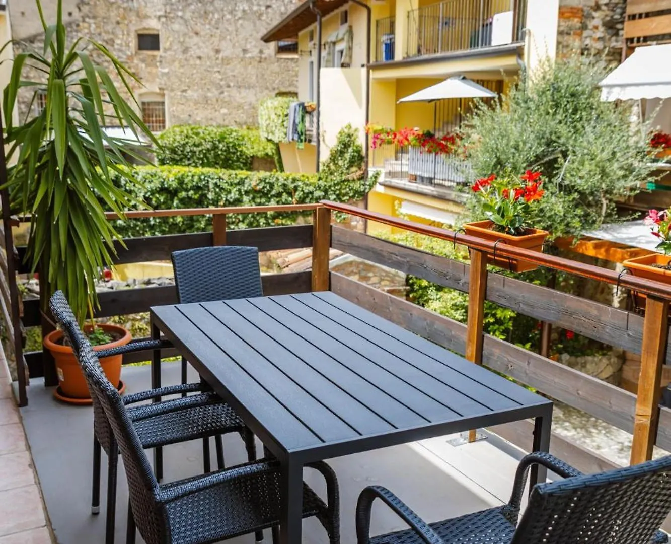 Cozy Castello Apartment Manerba del Garda